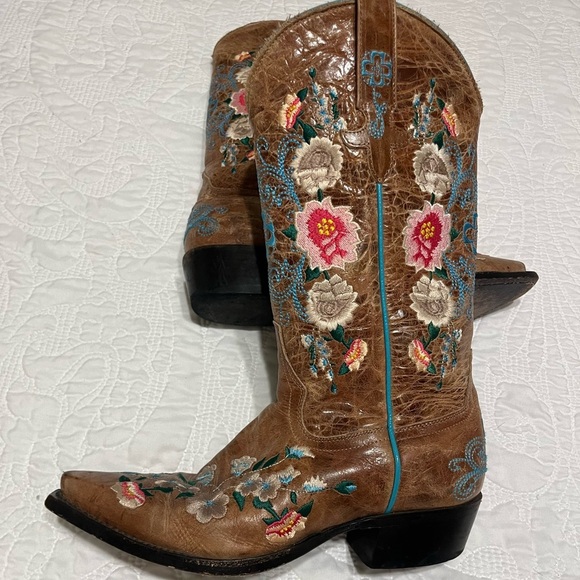 Macie Bean Shoes - Macie Bean Floral embroidered snip tie cowboy boots leather size 7